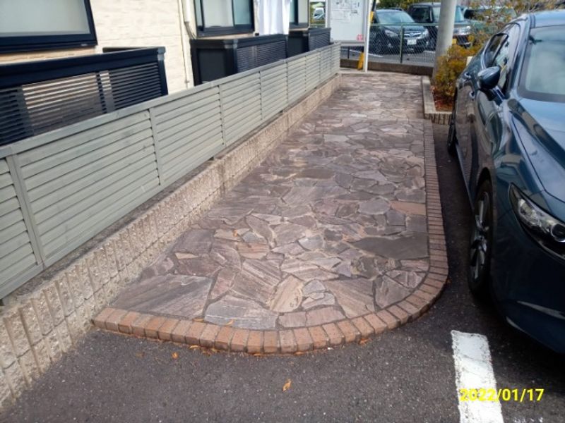 レオパレス平田 エントランス