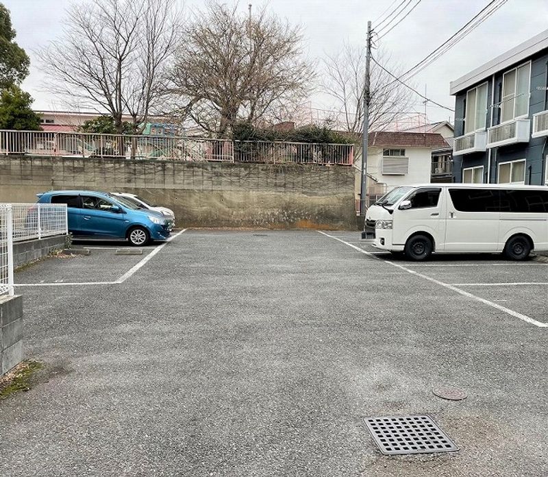 レオパレスパイン　ブルーム　Ⅰ 駐車場
