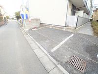 レオパレスヴァンメルベーユ 駐車場