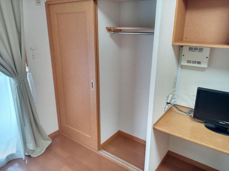 レオパレスアカサカ 収納