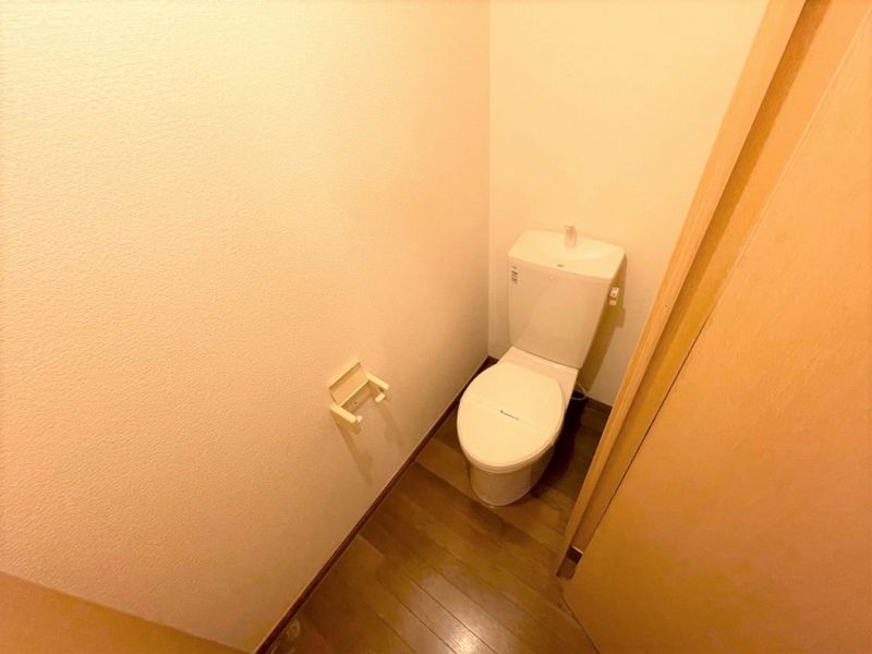 レオパレスエクレール トイレ