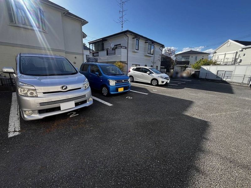 レオパレスグリーンハイム 駐車場