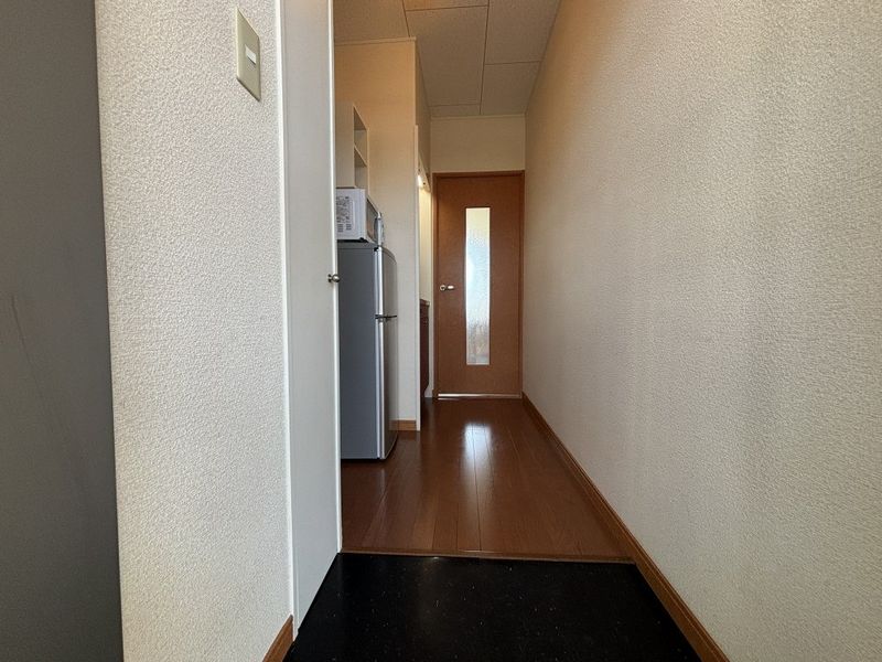 レオパレスアイン 玄関