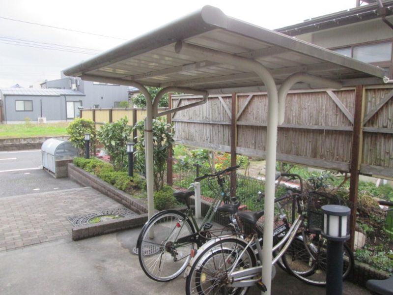 レオパレスハピネス新津 共用部分