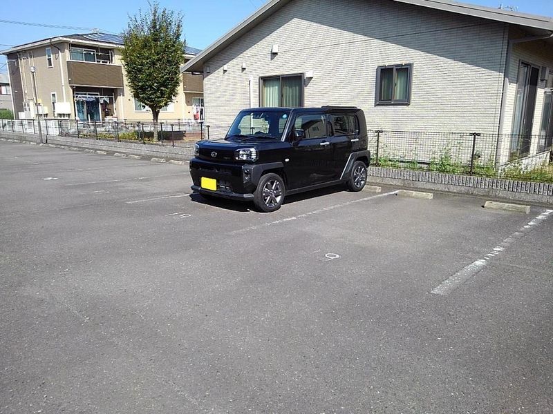 レオパレスソレアード国分寺 駐車場