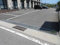 レオパレスプルメリア２２ 駐車場