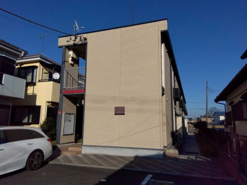 レオパレスラーナ エントランス