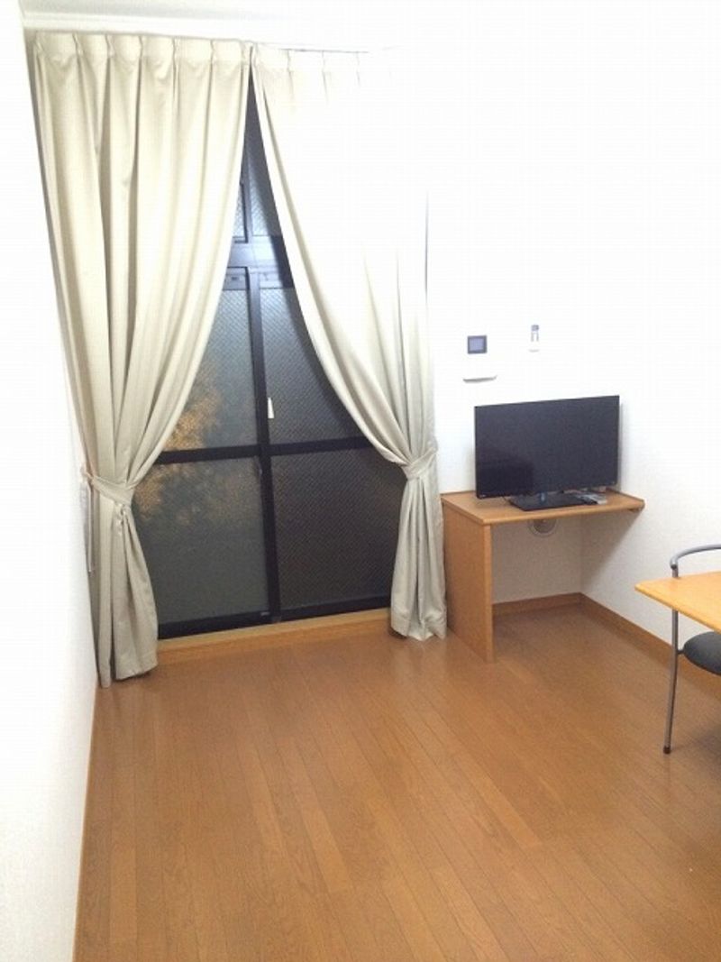 レオパレスＫＡＷＡＳＨＩ 居間