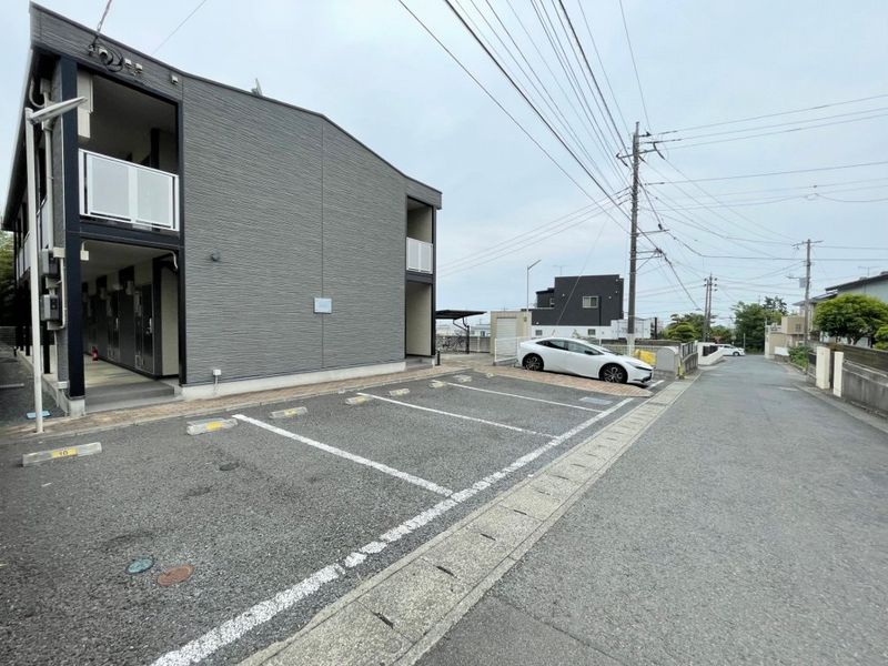 レオパレスルーチェⅡ 駐車場