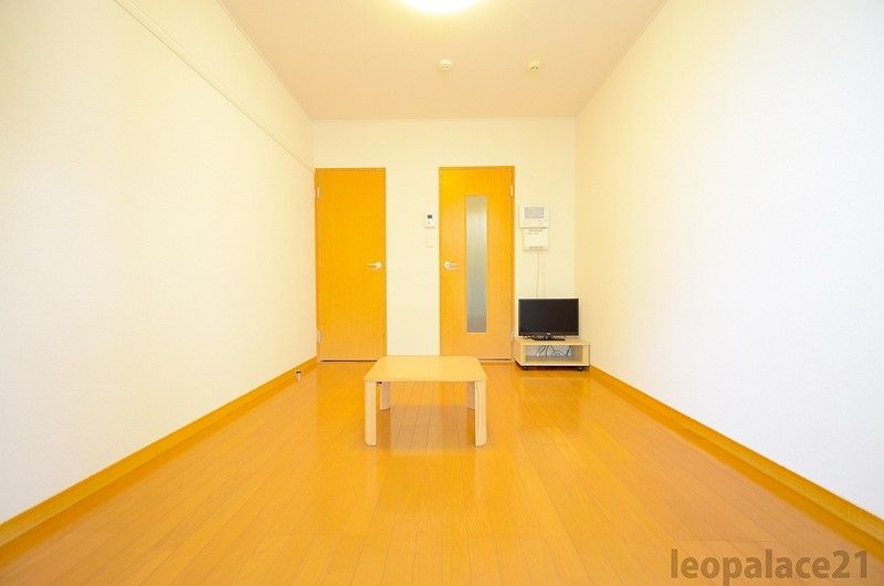 レオパレスＹＳ１１ 居間