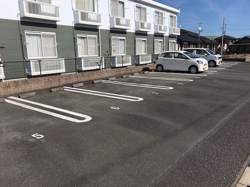 レオパレスＳＥＩ 駐車場