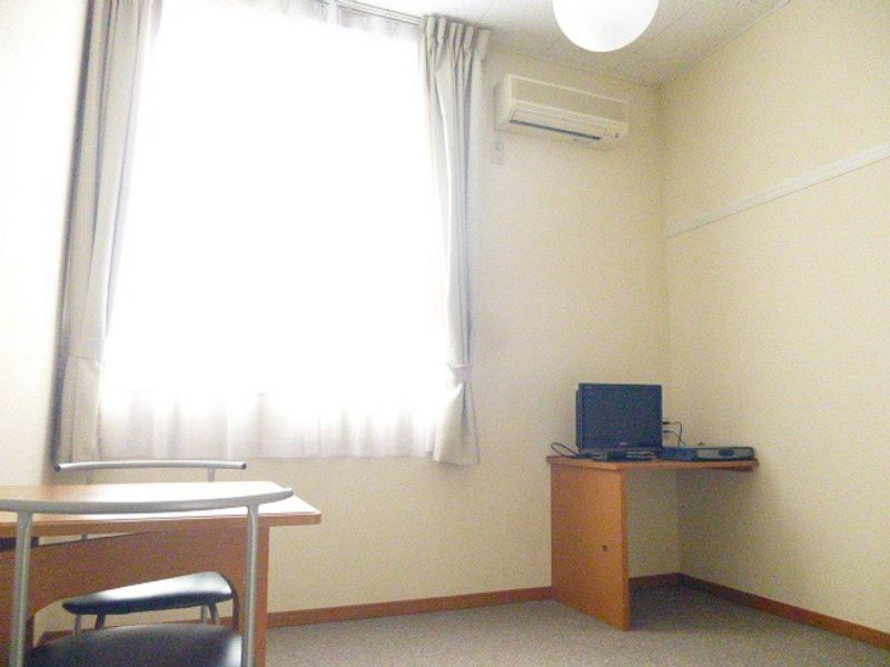 レオパレスエクレール 居間