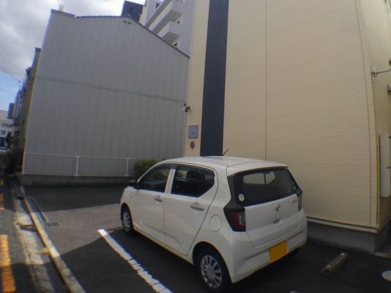 レオネクストパイナス塩上 駐車場