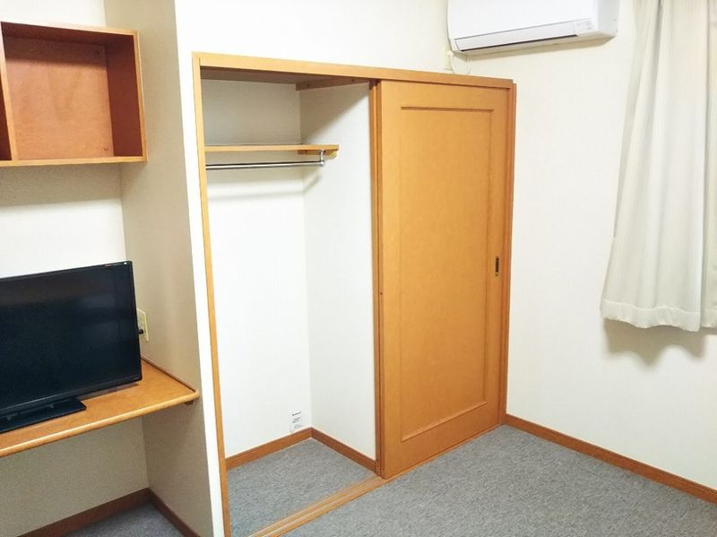 レオパレスフローラ 収納