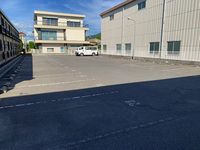 レオパレス浅江 駐車場