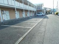 レオパレスプラージュ 駐車場