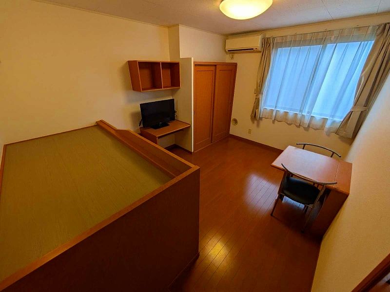 レオパレスクインスＢ 居間