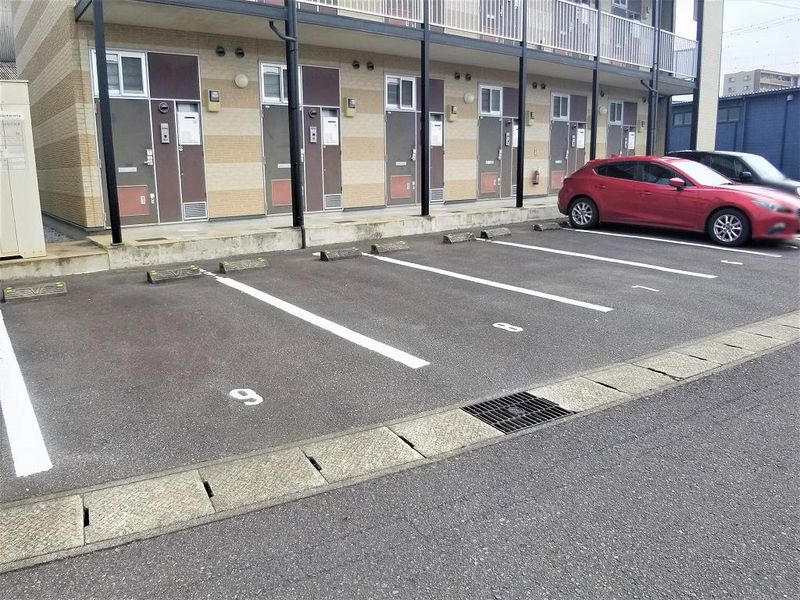 レオパレス入道 駐車場