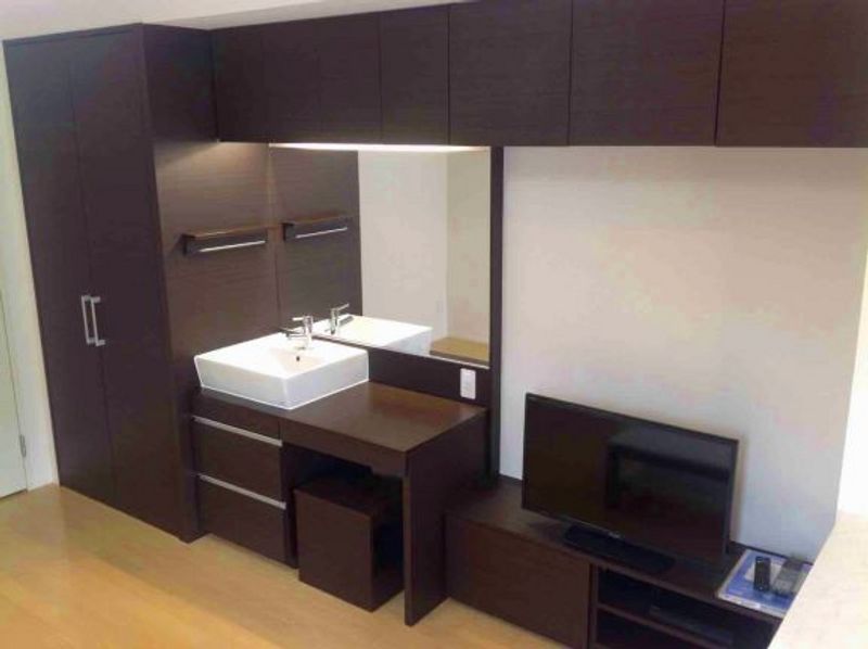 LEONEXT Ideal T Washroom