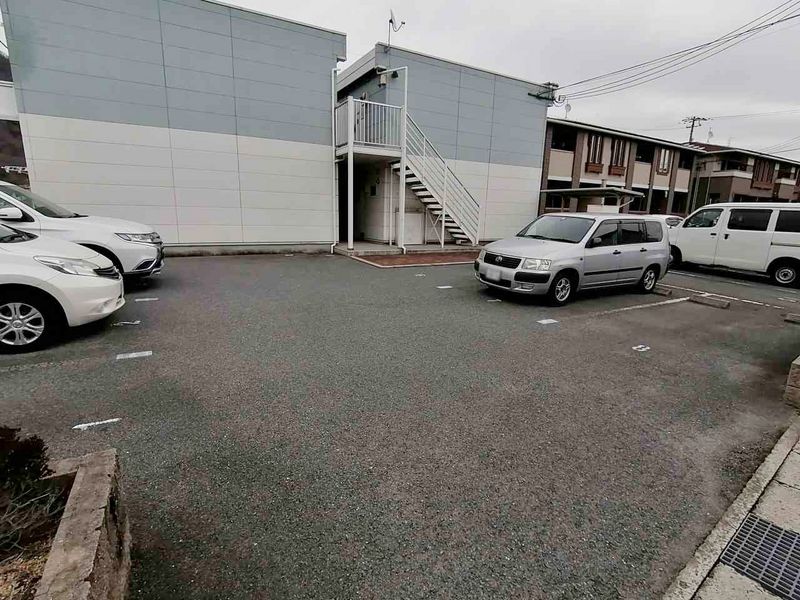 レオパレスＨａＲＵⅡ 駐車場