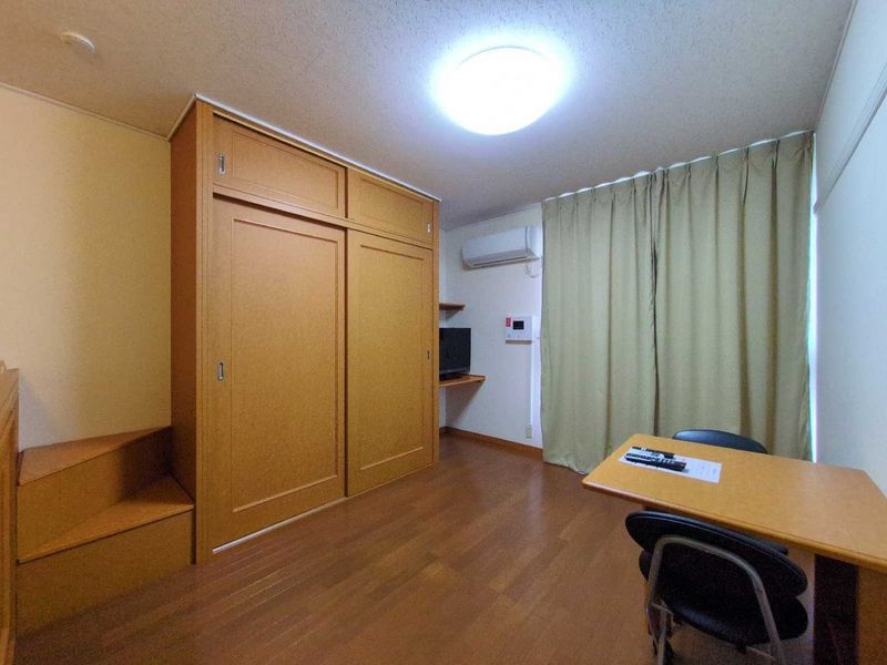 レオパレスサニーハイツ 居間