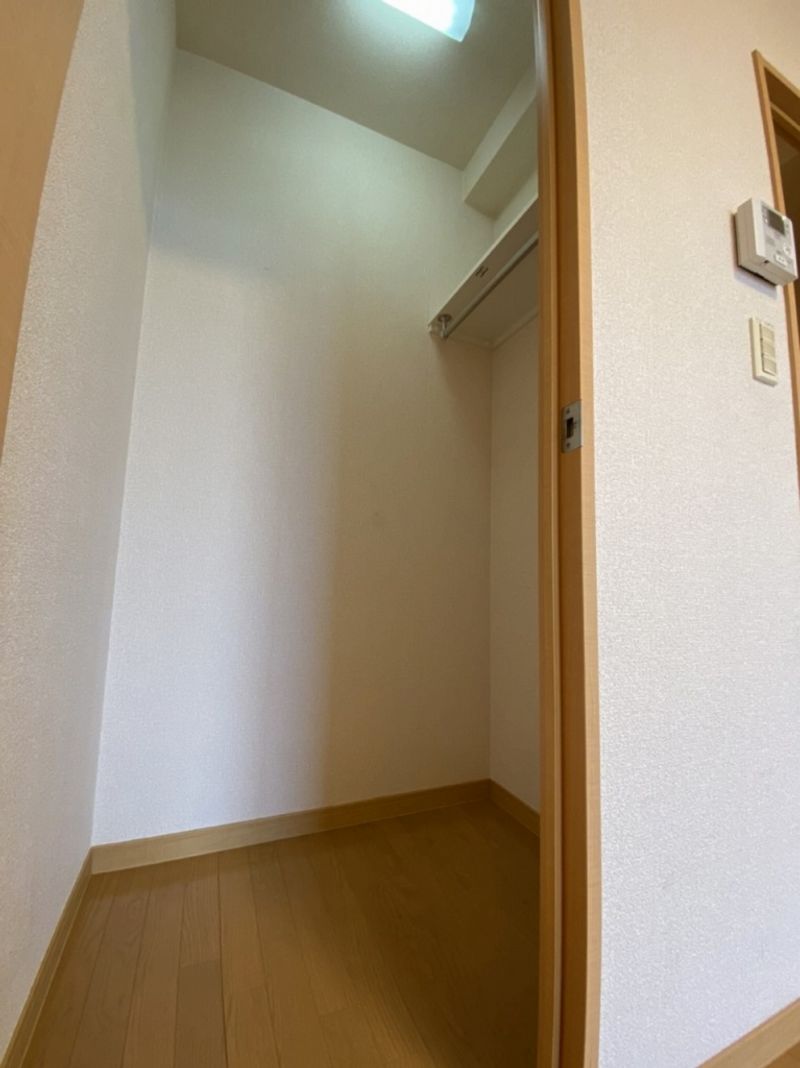 レオパレスタツミハウス 収納