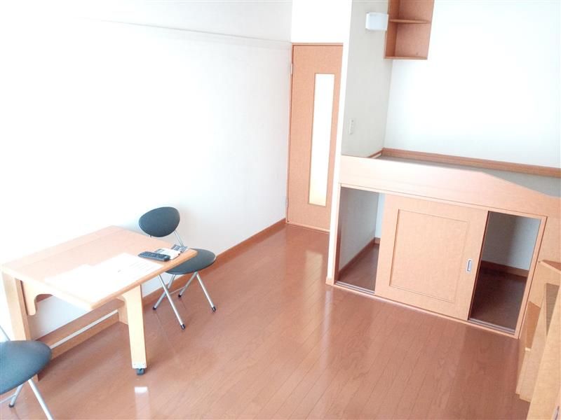 レオパレスアルペン富山 居間