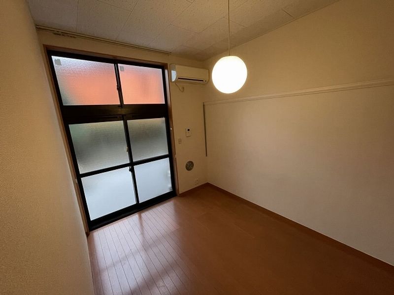 レオパレスフォレスト 居間