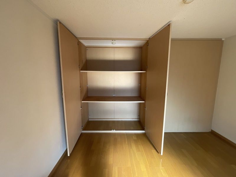レオパレス中井町３ 収納