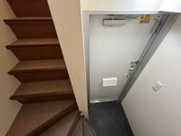 レオパレスセイクレッドヒルズ 玄関