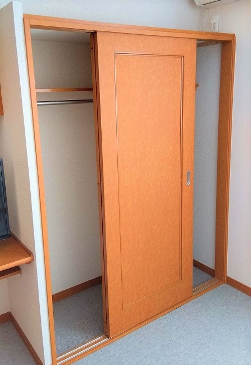 レオパレスラーク 収納