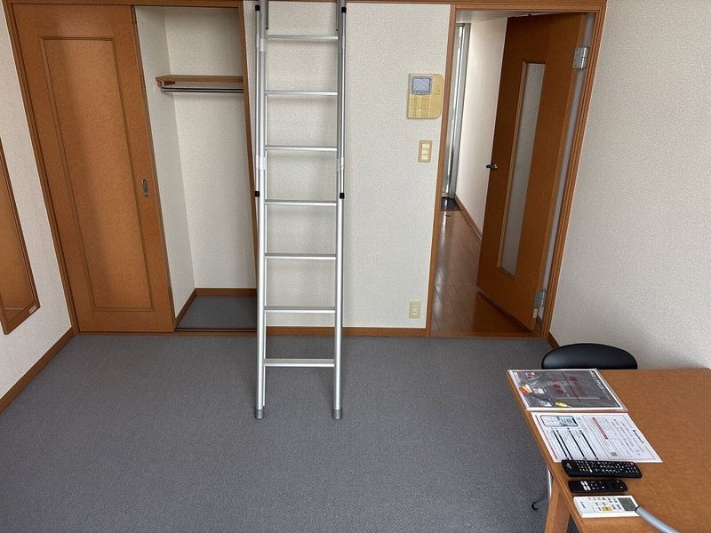 レオパレス光 居間