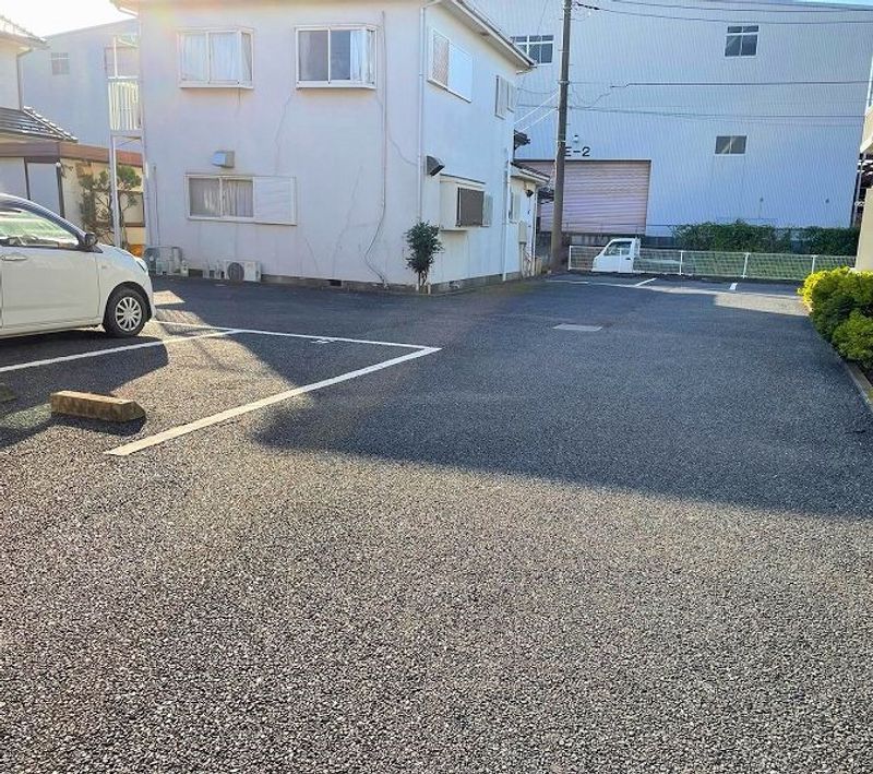 レオパレスティアラ 駐車場