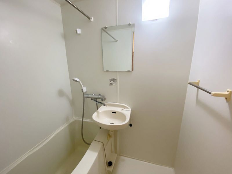 レオパレスどるちぇ志賀本通 洗面台