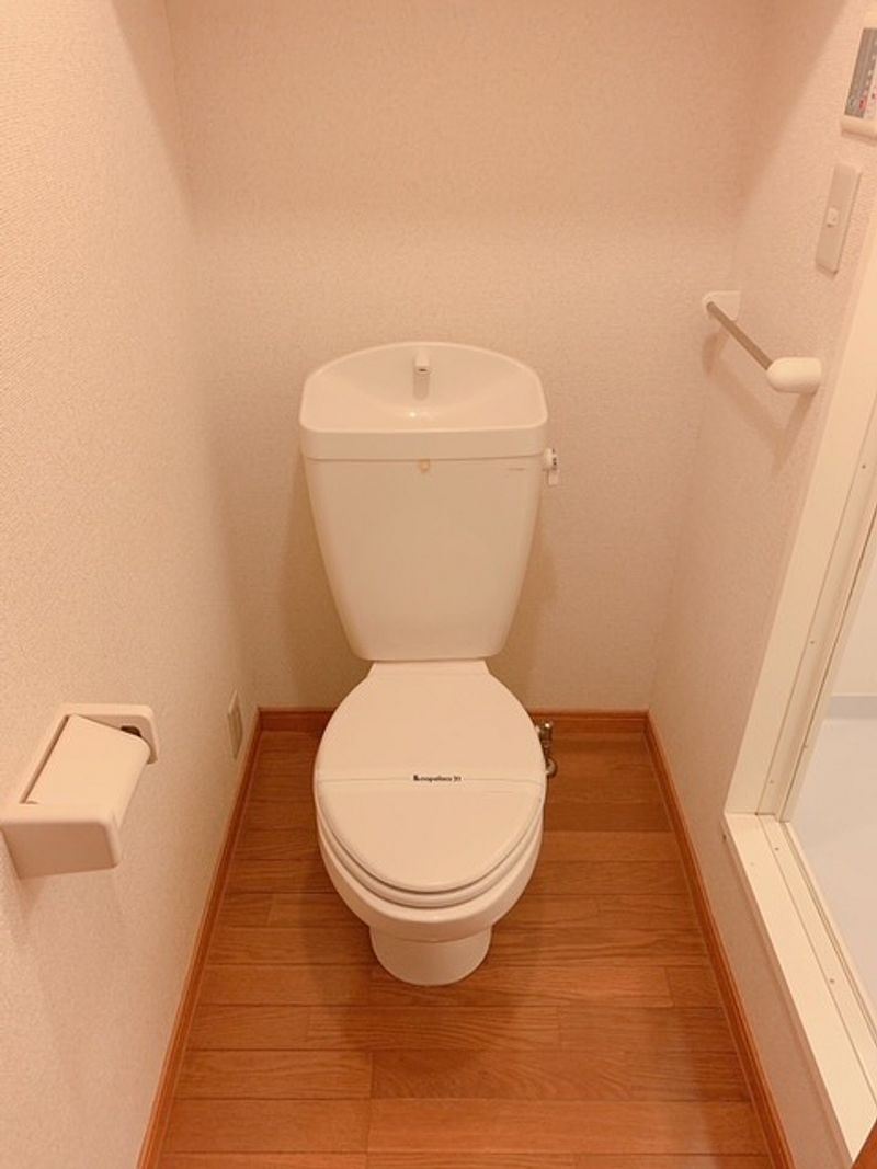 レオパレスＣｈｅｚ　ｍｏｉ　Ｎ トイレ
