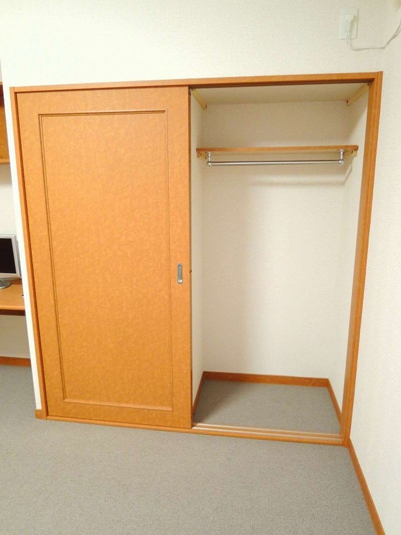レオパレスドミール柏 収納