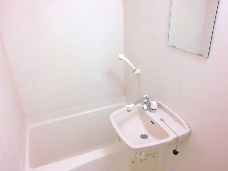 レオパレスＣｙｔｈｅｒｌｉｓ 風呂