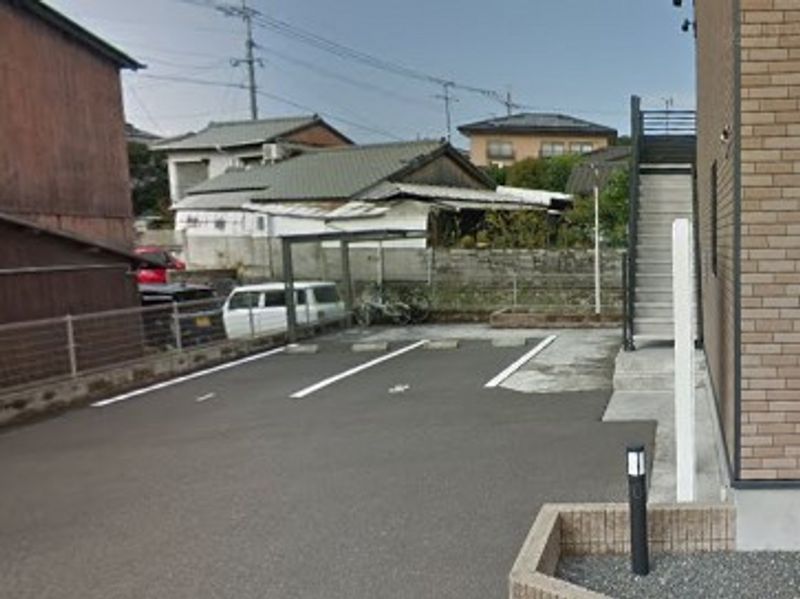 レオネクストＫＵＺＵＨＡ 駐車場