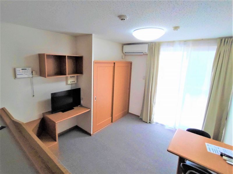 レオパレス山下 居間