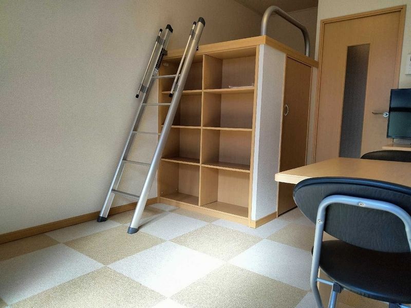 レオパレスラボール　Ⅱ 居間