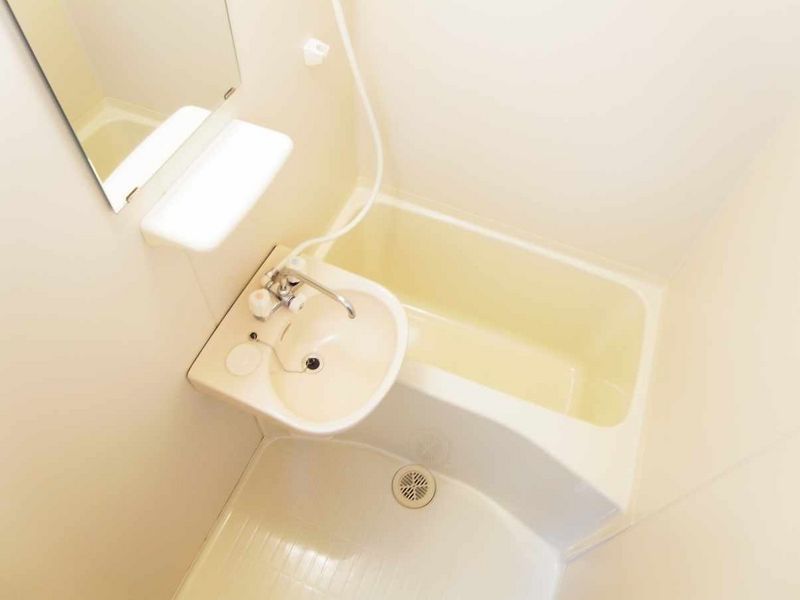 レオパレスＩＷＡＳＥ　Ｔ・Ｒ・Ｙ 風呂