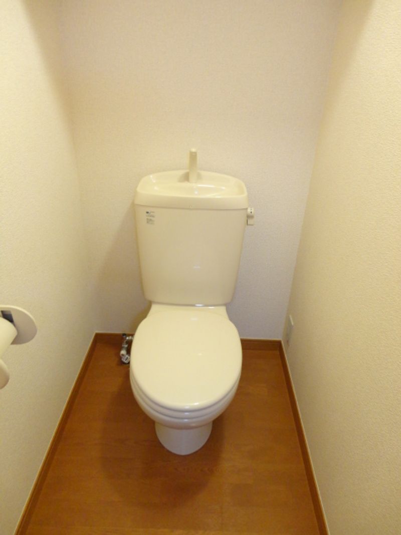 レオパレスセレッソ トイレ