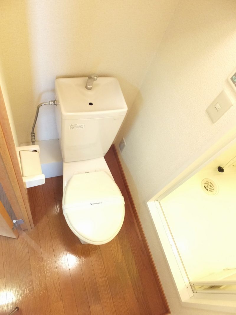 レオパレスタキオン トイレ