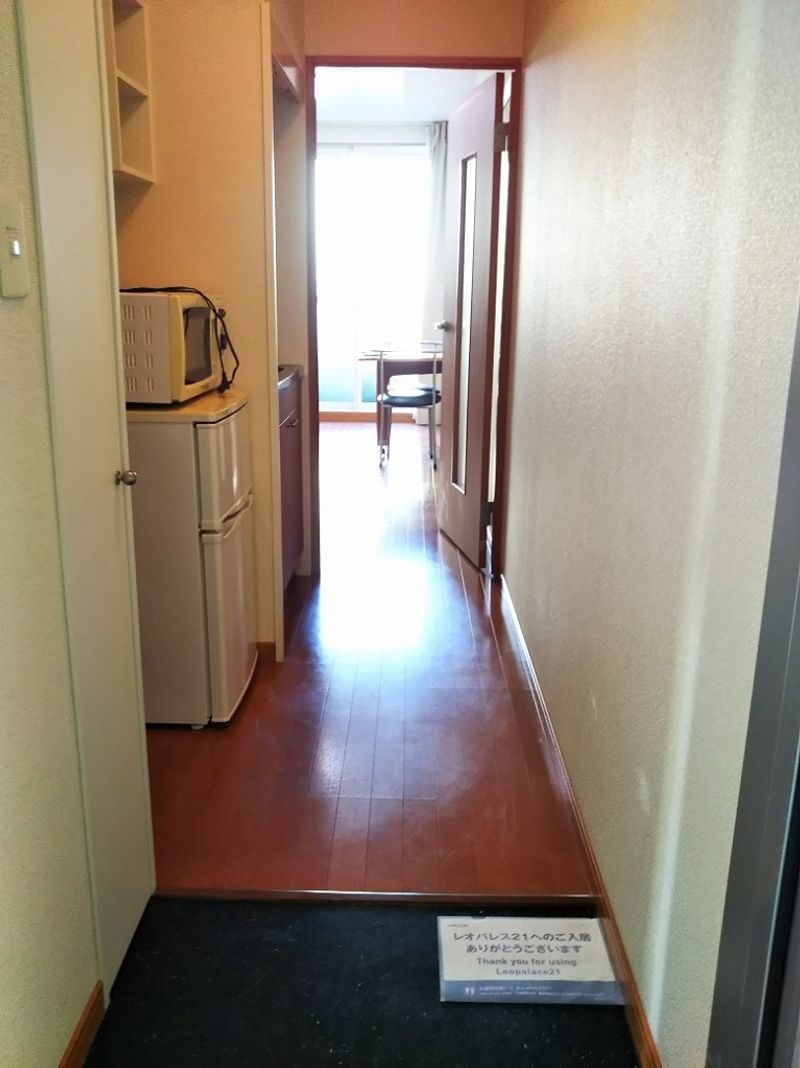 レオパレスサンライズ 玄関