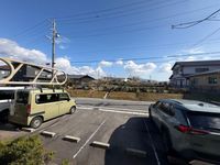 LEONEXT Road Sky View