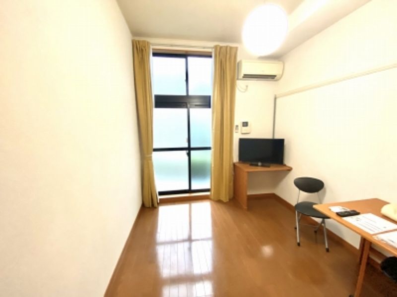 レオパレスＧ　パーク 居間