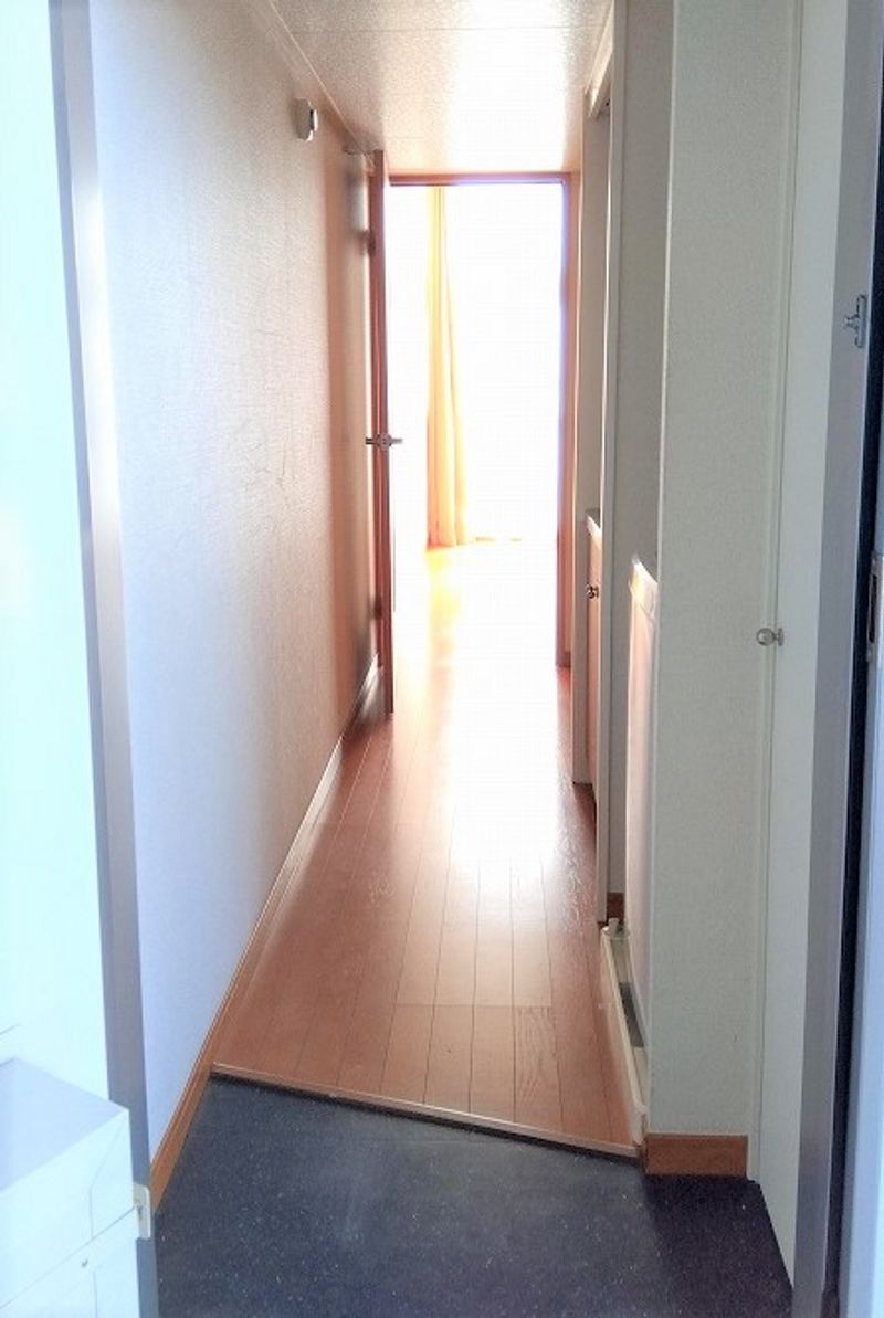 レオパレスフォレット 玄関