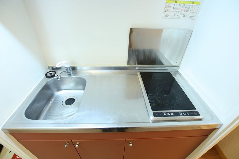 レオパレスモン　トレゾール キッチン