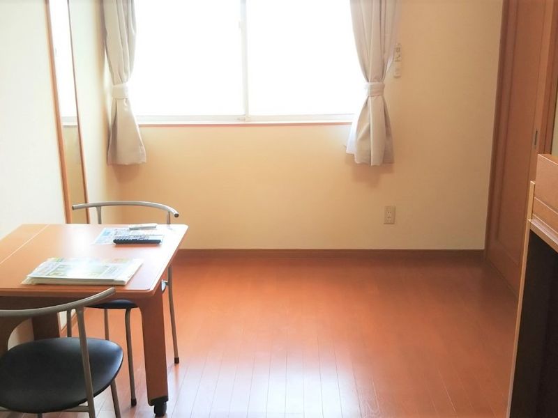 レオパレスベルデⅡ 居間