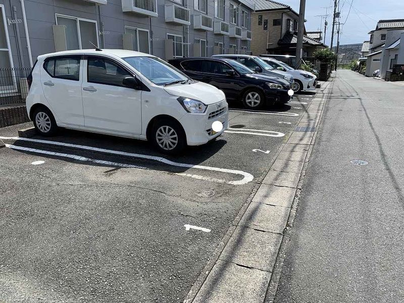 レオパレス樹 駐車場